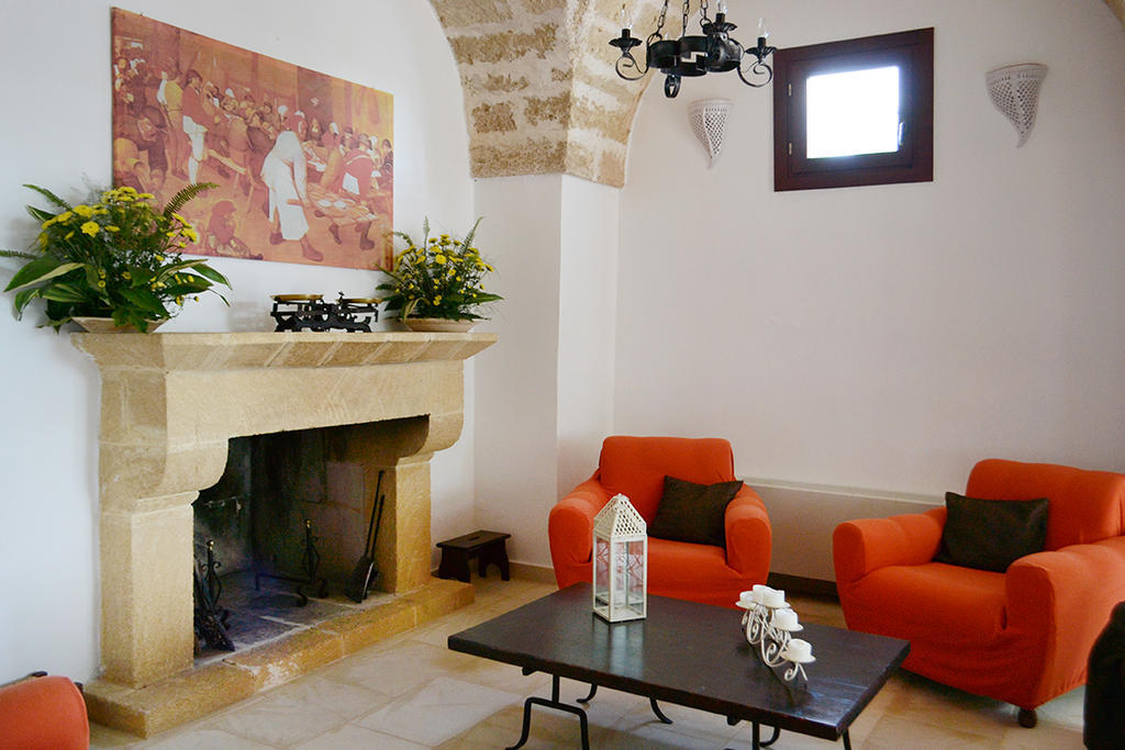 Tenuta Afra Squinzano Buitenkant foto